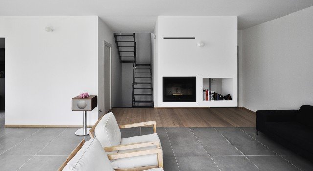 Nell’area living sono state posate piastrelle in gres porcellanato della collezione Industrial di Floor Gres, dalla superficie neutra e lineare. Misura L 60 x P 120 cm. Prezzo su preventivo. www.floorgres.it Casa privata a Lecco, architetto Alessandro Gerosa. Nell’area living sono state posate piastrelle in gres porcellanato della collezione Industrial di Floor Gres, dalla superficie neutra e lineare. Misura L 60 x P 120 cm. Prezzo su preventivo. www.floorgres.it Casa privata a Lecco, architetto Alessandro Gerosa.