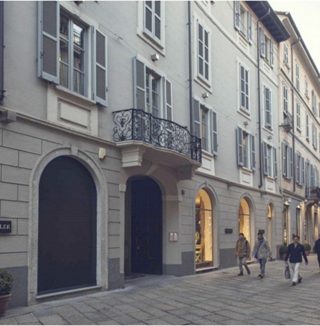 L'atelier Henge ha aperto i battenti nel corso della design week, in via della Spiga a Milano. In mostra le collezione dedicate alla zona giorno e alla zona notte. www.henge07.com L'atelier Henge ha aperto i battenti nel corso della design week, in via della Spiga a Milano. In mostra le collezione dedicate alla zona giorno e alla zona notte. www.henge07.com