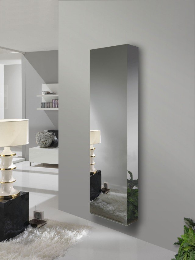 Mirror di Esalinea è un armadio a muro girevole su se stesso disponibile con quattro diversi allestimenti: appendiabito, scarpiera, ripiani e ribalta. Esternamente ha l’aspetto di un comodo specchio a figura intera. Misura L 52 x P 25 x H 190 cm. Prezzo su richiesta. www.esalinea.it Mirror di Esalinea è un armadio a muro girevole su se stesso disponibile con quattro diversi allestimenti: appendiabito, scarpiera, ripiani e ribalta. Esternamente ha l’aspetto di un comodo specchio a figura intera. Misura L 52 x P 25 x H 190 cm. Prezzo su richiesta. www.esalinea.it