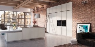 cucina con ante in rovere a poro aperto per Creta Frame di Del Tongo cucina con ante in rovere a poro aperto per Creta Frame di Del Tongo