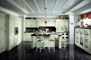 cucina con isola centrale e ante bianche Baltimora di Scavolini cucina con isola centrale e ante bianche Baltimora di Scavolini