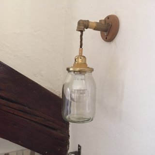 Applique stile rustico vintage realizzata con fai da te, dal recupero di un vasetto in vetro Applique stile rustico vintage realizzata con fai da te, dal recupero di un vasetto in vetro