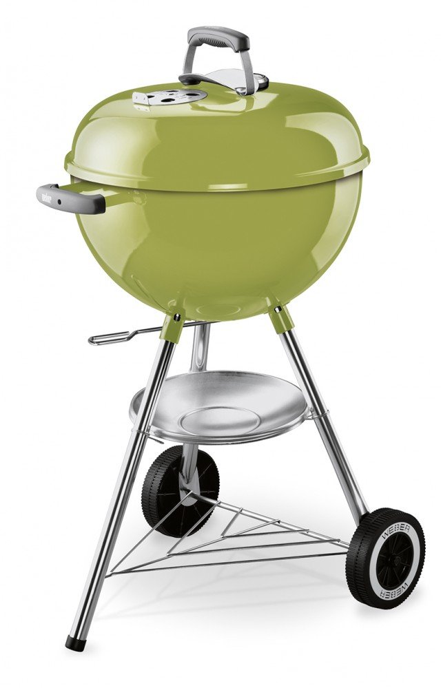 Il barbecue a carbone Original Kettle di Weber ha termometro integrato, braciere e coperchio in acciaio smaltato, griglia di cottura in acciaio cromato e griglia del focolare in acciaio. Ha diametro di 47 cm. Prezzo 189 euro. www.weberstephen.it Il barbecue a carbone Original Kettle di Weber ha termometro integrato, braciere e coperchio in acciaio smaltato, griglia di cottura in acciaio cromato e griglia del focolare in acciaio. Ha diametro di 47 cm. Prezzo 189 euro. www.weberstephen.it