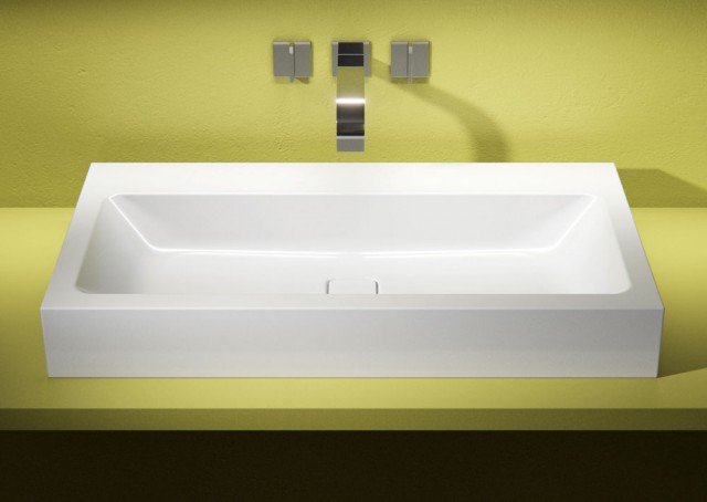 È prodotto in acciaio smaltato Kaldewei il lavabo da appoggio Cono di Kaldewei dal design purista e con angoli retti. Ha copertura dello scarico rettangolare. Misura L 50 x P 60 cm. Prezzo, Iva esclusa, 494 euro. www.kaldewei.it È prodotto in acciaio smaltato Kaldewei il lavabo da appoggio Cono di Kaldewei dal design purista e con angoli retti. Ha copertura dello scarico rettangolare. Misura L 50 x P 60 cm. Prezzo, Iva esclusa, 494 euro. www.kaldewei.it