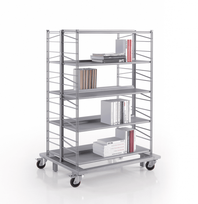 Il carrello-libreria Monnalisa di Caimi è solido e resistente grazie alla struttura in acciaio verniciato con polveri epossidiche; i ripiani sono in lamiera ed è dotato di ruote ad alta portata in gomma dotate di freno. È bifronte e può essere accostato ad altri elementi per permettere alla libreria di crescere nel tempo. Misura L 107 x P 83 x H 155 cm. Prezzo 1.940 euro. www.caimi.com Il carrello-libreria Monnalisa di Caimi è solido e resistente grazie alla struttura in acciaio verniciato con polveri epossidiche; i ripiani sono in lamiera ed è dotato di ruote ad alta portata in gomma dotate di freno. È bifronte e può essere accostato ad altri elementi per permettere alla libreria di crescere nel tempo. Misura L 107 x P 83 x H 155 cm. Prezzo 1.940 euro. www.caimi.com