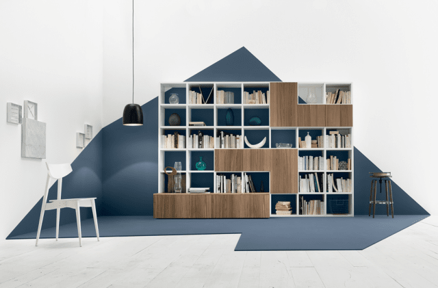 Il mondo del #living a spalla permette di comporre librerie, contenitori o vani a giorno delle più diverse dimensioni e in tutte le finiture, partendo da elementi come spalle, schiene, ripiani e ante. Le colorazioni, il mix tra il lucido degli spazi aperti e l’opaco delle parti chiuse, conferiscono all’ambiente cucina eleganza e un gioco estetico proporzionato e contemporaneo. www.venetacucine.com Il mondo del #living a spalla permette di comporre librerie, contenitori o vani a giorno delle più diverse dimensioni e in tutte le finiture, partendo da elementi come spalle, schiene, ripiani e ante. Le colorazioni, il mix tra il lucido degli spazi aperti e l’opaco delle parti chiuse, conferiscono all’ambiente cucina eleganza e un gioco estetico proporzionato e contemporaneo. www.venetacucine.com