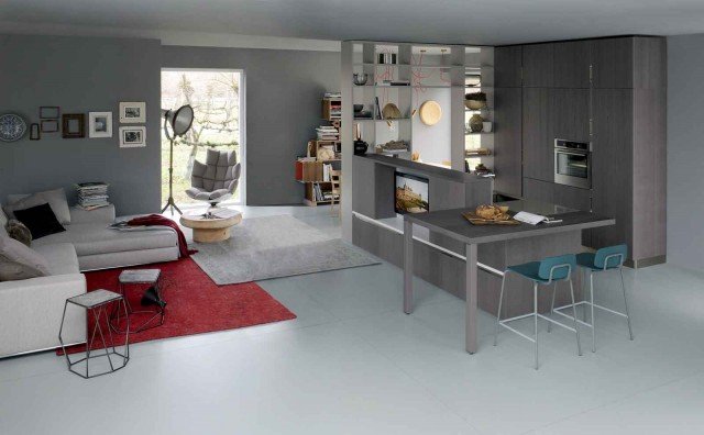 C Extra.Go di Veneta Cucine è resa speciale dalle ante con maniglietta incassata nello spessore con profilo ed è caratterizzata da moduli in legno nella finitura Frassino spazzolato grigio accostati ad altri laccati Grigio Bistro. La disposizione dei diversi elementi dà vita a tre zone diverse, ma “legate”: cucina, pranzo e living. Prezzo su richiesta. www.venetacucine.com C Extra.Go di Veneta Cucine è resa speciale dalle ante con maniglietta incassata nello spessore con profilo ed è caratterizzata da moduli in legno nella finitura Frassino spazzolato grigio accostati ad altri laccati Grigio Bistro. La disposizione dei diversi elementi dà vita a tre zone diverse, ma “legate”: cucina, pranzo e living. Prezzo su richiesta. www.venetacucine.com
