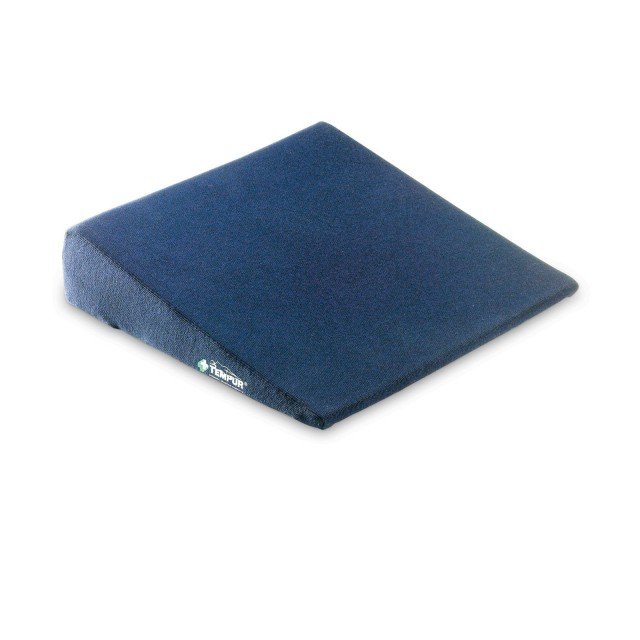 Grazie alla sua configurazione il cuscino a Cuneo di Tempur spinge in avanti il bacino, consentendo di assumere automaticamente una postura verticale. Realizzato in materiale Tempur, è ideale per chi lavora in posizione seduta, soprattutto davanti al PC. Misura L 40 x P 40 x H 9/1 cm. Grazie alla sua configurazione il cuscino a Cuneo di Tempur spinge in avanti il bacino, consentendo di assumere automaticamente una postura verticale. Realizzato in materiale Tempur, è ideale per chi lavora in posizione seduta, soprattutto davanti al PC. Misura L 40 x P 40 x H 9/1 cm.