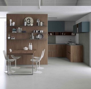 cucina con pensili in laccato lucido grigio blu Style di Doimocucine cucina con pensili in laccato lucido grigio blu Style di Doimocucine