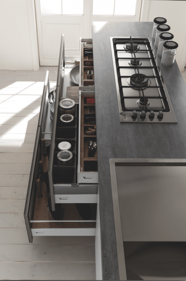 cucina Stratos di Mobilturi con cassetti e cestoni cucina Stratos di Mobilturi con cassetti e cestoni