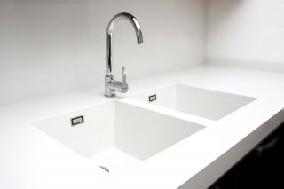 lavello integrato a scomparsa totale realizzato da Marmo Arredo in collaborazione con Schock lavello integrato a scomparsa totale realizzato da Marmo Arredo in collaborazione con Schock