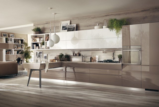 Il banco della cucina Motus di Scavolini può essere usato come piano di lavoro o come tavolo per pasti veloci. Le ante, che si aprono senza maniglia, sono nella versione laccato lucido Grigio Tundra per le basi e Bianco Prestige per i pensili. Prezzo su richiesta. www.scavolini.com Il banco della cucina Motus di Scavolini può essere usato come piano di lavoro o come tavolo per pasti veloci. Le ante, che si aprono senza maniglia, sono nella versione laccato lucido Grigio Tundra per le basi e Bianco Prestige per i pensili. Prezzo su richiesta. www.scavolini.com