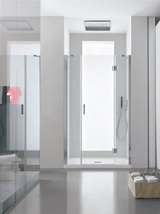 parete doccia Yakima di Arcom con profilo in alluminio Brill in vetro temperato parete doccia Yakima di Arcom con profilo in alluminio Brill in vetro temperato
