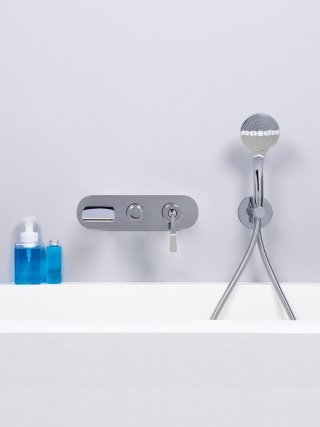 miscelatore monocomando per vasca con deviatore a due uscite, doccetta anticalcare set esterno BO 108 di Cristina Rubinetterie miscelatore monocomando per vasca con deviatore a due uscite, doccetta anticalcare set esterno BO 108 di Cristina Rubinetterie