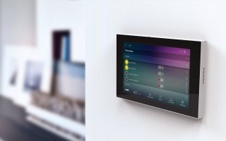 Il terminale touch screen Ama Ts di Came consente di gestire tutti i dispositivi domotici della casa Il terminale touch screen Ama Ts di Came consente di gestire tutti i dispositivi domotici della casa