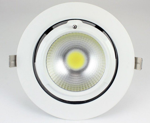 FARETTO DA INCASSO ORIENTABILE VERSIONE ROTONDA DI LEDLAMP Il faretto da incasso orientabile a led in versione rotonda presenta una potenza di 20 W. L’alimentazione è da 240 V. E’ possibile scegliere tra tre varietà di temperatura di colore: 2700, 4000, 5000 gradi Kelvin (disponibile anche in altre tonalità su richiesta). L’ampiezza del fascio di luce è pari a 45 o a 60 gradi. Prezzo 43,00 euro (iva esclusa). www.ledlamp.it FARETTO DA INCASSO ORIENTABILE VERSIONE ROTONDA DI LEDLAMP Il faretto da incasso orientabile a led in versione rotonda presenta una potenza di 20 W. L’alimentazione è da 240 V. E’ possibile scegliere tra tre varietà di temperatura di colore: 2700, 4000, 5000 gradi Kelvin (disponibile anche in altre tonalità su richiesta). L’ampiezza del fascio di luce è pari a 45 o a 60 gradi. Prezzo 43,00 euro (iva esclusa). www.ledlamp.it