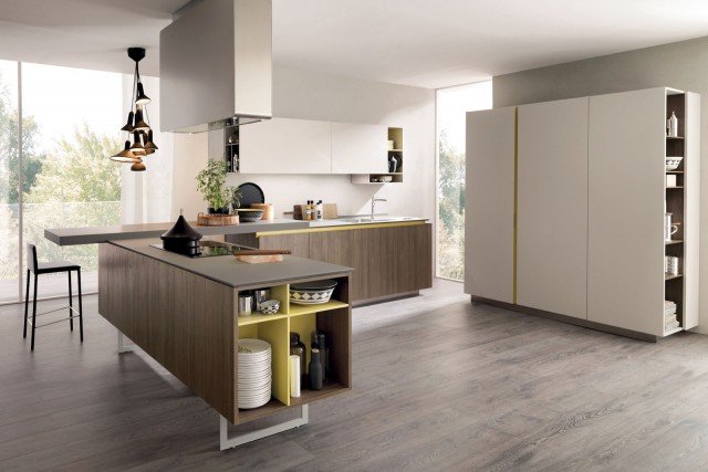 La cucina Lain di Euromobil include i nuovi colori ecolaccati opachi in dieci tonalità finitura seta, ottenuti con vernici atossiche all'acqua che veicolano un sensazionale effetto tattile. Questa composizione è caratterizzata da una grande personalità delle finiture che colloca il progetto a elevati livelli estetici e tecnologici, mantenendo costi accessibili. Il prezzo è a partire da € 10.375 iva compresa, elettrodomestici esclusi. www.gruppoeuromobil.com La cucina Lain di Euromobil include i nuovi colori ecolaccati opachi in dieci tonalità finitura seta, ottenuti con vernici atossiche all'acqua che veicolano un sensazionale effetto tattile. Questa composizione è caratterizzata da una grande personalità delle finiture che colloca il progetto a elevati livelli estetici e tecnologici, mantenendo costi accessibili. Il prezzo è a partire da € 10.375 iva compresa, elettrodomestici esclusi. www.gruppoeuromobil.com