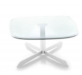 4. Sassi di Calligaris ha un design moderno, uno stile high tech; la struttura è in acciaio satinato e il piano in vetro temprato trasparente con i bordi arrotondati. Misura L 90 x P 80 x H 35 cm. Prezzo 384 euro. www.calligaris.it 4. Sassi di Calligaris ha un design moderno, uno stile high tech; la struttura è in acciaio satinato e il piano in vetro temprato trasparente con i bordi arrotondati. Misura L 90 x P 80 x H 35 cm. Prezzo 384 euro. www.calligaris.it