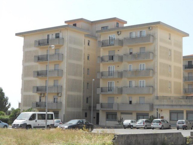 edificio in cui è stato realizzato l'intervento di insufflaggio e isolamento dell'appartamento di Marina edificio in cui è stato realizzato l'intervento di insufflaggio e isolamento dell'appartamento di Marina
