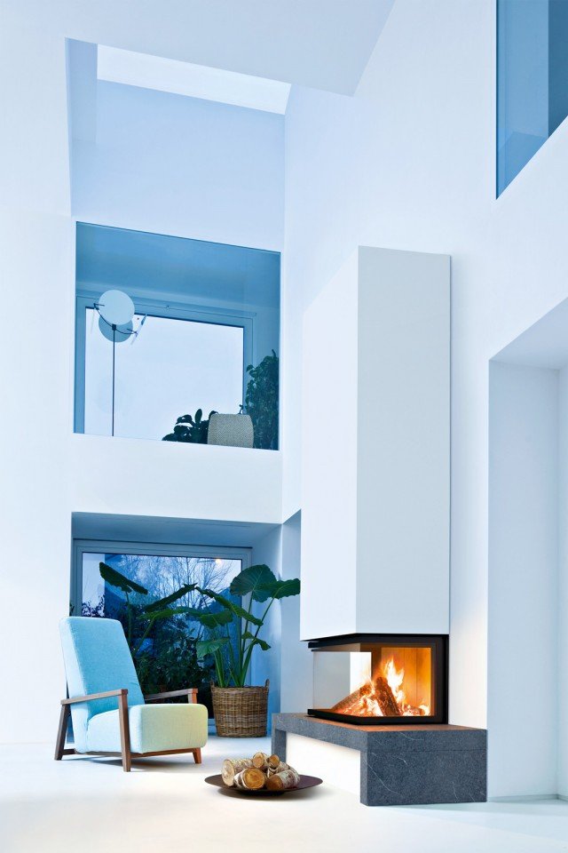Per rendimenti e potenza, l’intera gamma dei prodotti a pellet e a legna di MCZ rientra in questo tipo di agevolazione. Anche il caminetto a legna trifacciale Forma T95 (in foto, con rivestimento Duchamp) rientra nell’incentivo. Per rendimenti e potenza, l’intera gamma dei prodotti a pellet e a legna di MCZ rientra in questo tipo di agevolazione. Anche il caminetto a legna trifacciale Forma T95 (in foto, con rivestimento Duchamp) rientra nell’incentivo.