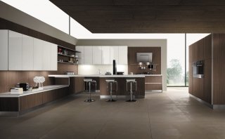 cucina con penisola grande e dotata di bancone per Stratos di Mobilturi cucina con penisola grande e dotata di bancone per Stratos di Mobilturi