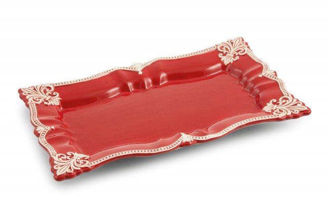 Il vassoio rettangolare Praline di Villa D’Este Home Tivoli è in ceramica tinta unita impreziosita da un bordo che sembra un merletto color avorio. Perfetto per servire dolcetti o come svuota tasche nell’ingresso. Misura L 30,5 x P 19 x H 2,5 cm. Prezzo 16 euro. www.villadestehometivoli.it Il vassoio rettangolare Praline di Villa D’Este Home Tivoli è in ceramica tinta unita impreziosita da un bordo che sembra un merletto color avorio. Perfetto per servire dolcetti o come svuota tasche nell’ingresso. Misura L 30,5 x P 19 x H 2,5 cm. Prezzo 16 euro. www.villadestehometivoli.it
