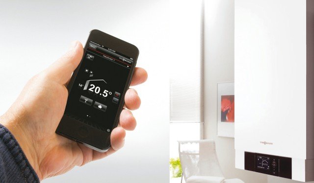 Da 3,2 a 35 kW la caldaia Vitodens 222 di Viessman (www.viessmann.it) è gestibile anche con il Pacchetto Connect (misura L 36 x P 45 x H 85 cm). Da 3,2 a 35 kW la caldaia Vitodens 222 di Viessman (www.viessmann.it) è gestibile anche con il Pacchetto Connect (misura L 36 x P 45 x H 85 cm).