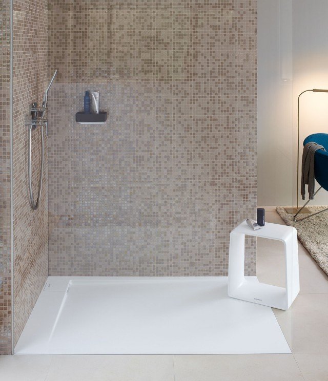 piatto doccia P3 Comforts di Duravit, realizzato in DuraSolid di colore bianco opaco a filo pavimento piatto doccia P3 Comforts di Duravit, realizzato in DuraSolid di colore bianco opaco a filo pavimento