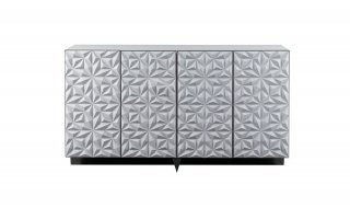 Rosace di Roche Bobois ha le ante rivestite con carta da parati a rilievo che creano giochi di luce e la trasformano in uno scrigno prezioso e originale. Misura L 170 x P 50 x H 97 cm. Prezo su richiesta. www.roche-bobois.com Rosace di Roche Bobois ha le ante rivestite con carta da parati a rilievo che creano giochi di luce e la trasformano in uno scrigno prezioso e originale. Misura L 170 x P 50 x H 97 cm. Prezo su richiesta. www.roche-bobois.com