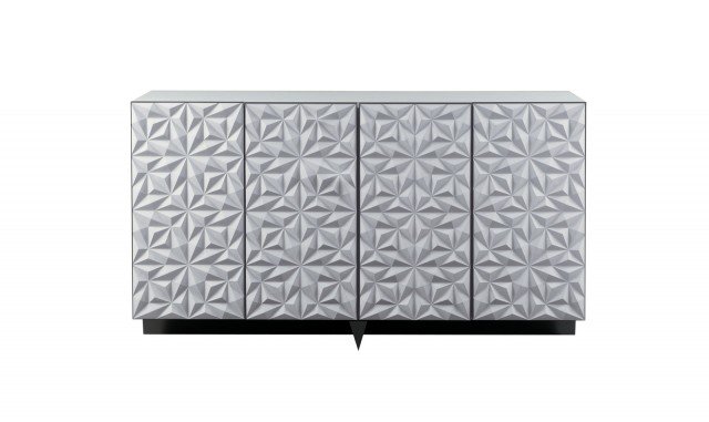 Rosace di Roche Bobois ha le ante rivestite con carta da parati a rilievo che creano giochi di luce e la trasformano in uno scrigno prezioso e originale. Misura L 170 x P 50 x H 97 cm. Prezo su richiesta. www.roche-bobois.com Rosace di Roche Bobois ha le ante rivestite con carta da parati a rilievo che creano giochi di luce e la trasformano in uno scrigno prezioso e originale. Misura L 170 x P 50 x H 97 cm. Prezo su richiesta. www.roche-bobois.com