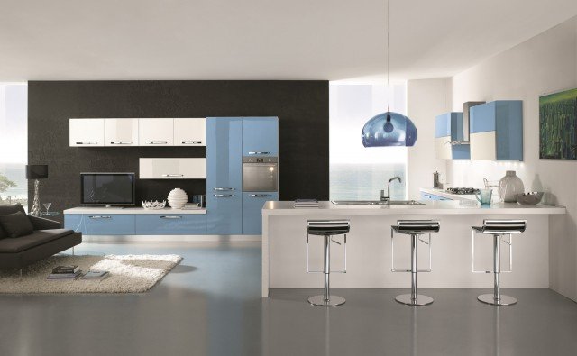 cucina con penisola-bancone nella finitura Bianco lucido Gaia di Mobilturi cucina con penisola-bancone nella finitura Bianco lucido Gaia di Mobilturi