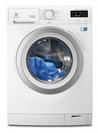 EWW 1696 HDW di Electrolux è in classe energetica A - A+++ -10% (se usata solo come lavatrice) e ha capacità di lavaggio di 9 kg e di asciugatura di 6 kg. Tratta con delicatezza i capi in lana con risultati certificati Woolmark Blue, sia in lavaggio sia in asciugatura e ha programma specifico anche per la seta. Misura L 60 x P 64 x H 85 cm. Prezzo 997 euro. www.electrolux.it EWW 1696 HDW di Electrolux è in classe energetica A - A+++ -10% (se usata solo come lavatrice) e ha capacità di lavaggio di 9 kg e di asciugatura di 6 kg. Tratta con delicatezza i capi in lana con risultati certificati Woolmark Blue, sia in lavaggio sia in asciugatura e ha programma specifico anche per la seta. Misura L 60 x P 64 x H 85 cm. Prezzo 997 euro. www.electrolux.it