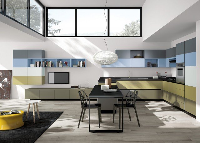 grande composizione ad angolo che si affaccia sul living per Tetrix di Scavolini grande composizione ad angolo che si affaccia sul living per Tetrix di Scavolini