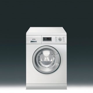 La lavasciuga LSE147S di Smeg è regolabile su 15 programmi, può essere programmata anche con 24 ore di anticipo e ha capacità di 7 kg di lavaggio e 4 di asciugatura. In classe A, misura L 60 x P 55 x H 85 cm. Prezzo 899 euro. www.smeg.it La lavasciuga LSE147S di Smeg è regolabile su 15 programmi, può essere programmata anche con 24 ore di anticipo e ha capacità di 7 kg di lavaggio e 4 di asciugatura. In classe A, misura L 60 x P 55 x H 85 cm. Prezzo 899 euro. www.smeg.it
