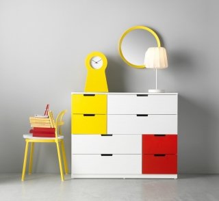 cassettiera Nordli di Ikea con otto cassetti cassettiera Nordli di Ikea con otto cassetti