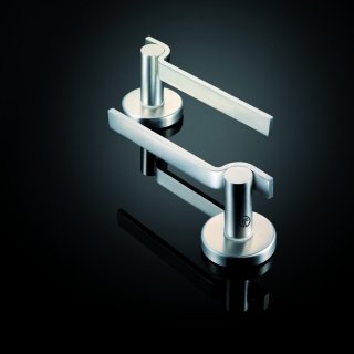maniglia in acciaio inox AISI 316 Viceversa H5023 di Fusital disegnata da Cini Boeri maniglia in acciaio inox AISI 316 Viceversa H5023 di Fusital disegnata da Cini Boeri