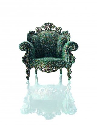 12. Proust di Magis è un modello neobarocco interamente realizzato in polietilene stampato in sei varianti di colore opaco: è adatta per esterni, ma è ideale anche in casa. Misura L 104 x P 90 x H 105 cm. Prezzo 720 euro per la versione base. www.magisdesign.com 12. Proust di Magis è un modello neobarocco interamente realizzato in polietilene stampato in sei varianti di colore opaco: è adatta per esterni, ma è ideale anche in casa. Misura L 104 x P 90 x H 105 cm. Prezzo 720 euro per la versione base. www.magisdesign.com