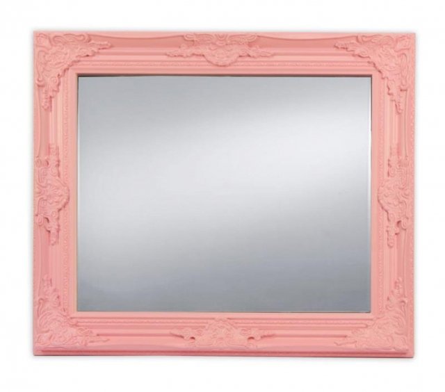 9. Giuditta di Novità Home è uno specchio da parete dotato di un’elegante cornice in legno intagliato che si ispira ai raffinati motivi barocchi in una calda tonalità rosa. Misura L 50 x P 60 cm. Prezzo 40 euro. www.novitahome.com 9. Giuditta di Novità Home è uno specchio da parete dotato di un’elegante cornice in legno intagliato che si ispira ai raffinati motivi barocchi in una calda tonalità rosa. Misura L 50 x P 60 cm. Prezzo 40 euro. www.novitahome.com