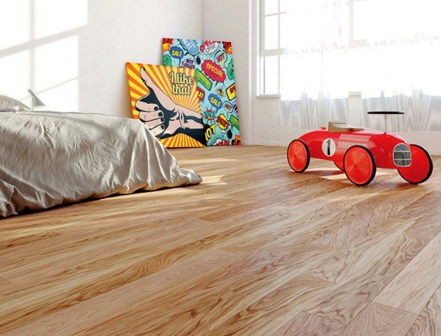 È supportato prefinito rovere il parquet Flor miele di Leroy Merlin ; un listone misura 120 x 12 x 1,5 cm. www.leroymerlin.com È supportato prefinito rovere il parquet Flor miele di Leroy Merlin ; un listone misura 120 x 12 x 1,5 cm. www.leroymerlin.com