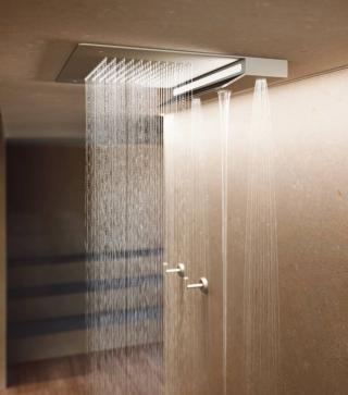 Ha illuminazione a Led bianca il soffione CRIPD331 di Cristina Rubinetterie (www.cristinarubinetterie.it). I getti sono
a pioggia e a cascata. È completo di pulsantiera a parete. Misura L 35,8 x P 35 cm. In acciaio AISI costa 1.900 euro + Iva. Ha illuminazione a Led bianca il soffione CRIPD331 di Cristina Rubinetterie (www.cristinarubinetterie.it). I getti sono
a pioggia e a cascata. È completo di pulsantiera a parete. Misura L 35,8 x P 35 cm. In acciaio AISI costa 1.900 euro + Iva.