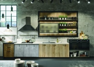 cucina con ante in rovere e pensili in vetro Loft di Snaidero cucina con ante in rovere e pensili in vetro Loft di Snaidero
