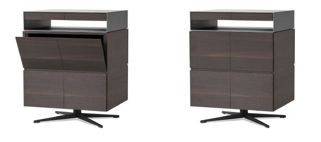 Steward (design Christophe Pillet) è un contenitore in legno - con raffinati dettagli in HPL laccato (spessore 6 mm) e base in metallo verniciato - che unisce il fascino di un pezzo di manifattura alla contemporaneità tipicamente industriale del progetto. Perfetto per la zona giorno e l’area relax, ha ante a ribalta che nascondono ampi vani e cassetti scorrevoli. Steward (design Christophe Pillet) è un contenitore in legno - con raffinati dettagli in HPL laccato (spessore 6 mm) e base in metallo verniciato - che unisce il fascino di un pezzo di manifattura alla contemporaneità tipicamente industriale del progetto. Perfetto per la zona giorno e l’area relax, ha ante a ribalta che nascondono ampi vani e cassetti scorrevoli.