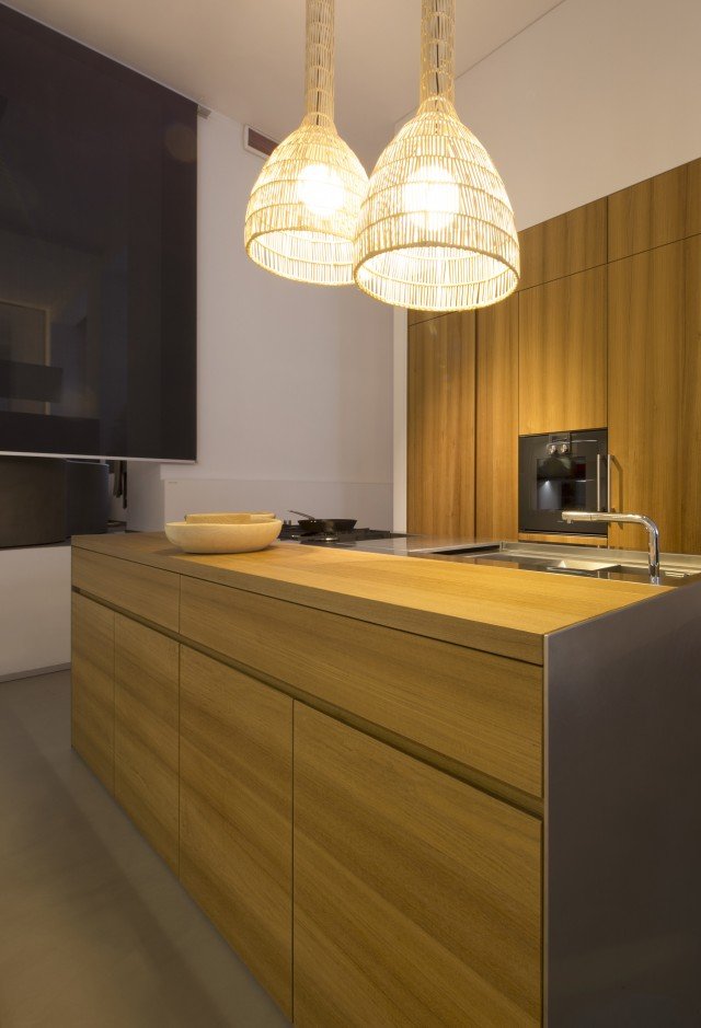cucina con isola monolitica Basik di Key Cucine cucina con isola monolitica Basik di Key Cucine