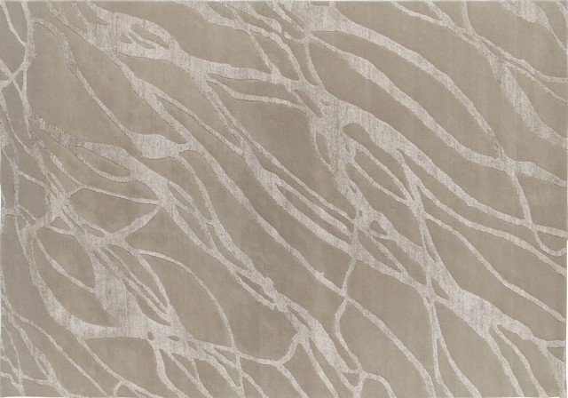 Chantal Beige di Sitap è il nuovo tappeto annodato a mano disponibile in tre formati diversi e anche su misura; la superficie è decorata da un raffinato disegno astratto nei toni del beige. È interamente realizzato in lana della Nuova Zelanda, seta di bambù e cotone. Misura L 170 x P 240 cm. www.sitap.it Chantal Beige di Sitap è il nuovo tappeto annodato a mano disponibile in tre formati diversi e anche su misura; la superficie è decorata da un raffinato disegno astratto nei toni del beige. È interamente realizzato in lana della Nuova Zelanda, seta di bambù e cotone. Misura L 170 x P 240 cm. www.sitap.it