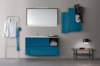 Ral 5009 composizione bagno di cerasa in finitura laccato lucido e rovere cacao Ral 5009 composizione bagno di cerasa in finitura laccato lucido e rovere cacao