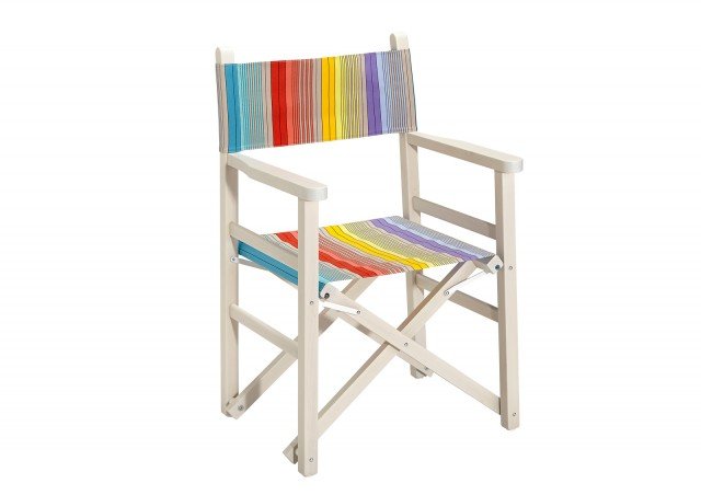 Non solo fantasie floreali, all’interno dell’installazione di Missoni Home si trovano anche la sedia da regista a righe Samanà della nuova collezione primaverile. Non solo fantasie floreali, all’interno dell’installazione di Missoni Home si trovano anche la sedia da regista a righe Samanà della nuova collezione primaverile.