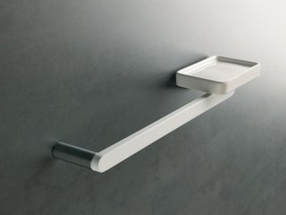 Asta portasalviette in ottone e portasapone in ceramica finitura bianca, living stilhaus Asta portasalviette in ottone e portasapone in ceramica finitura bianca, living stilhaus