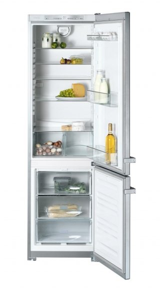 Nel frigocongelatore KFN 11923 SD-2 di Miele i balconcini in materiale plastico dello sportello possono essere lavati comodamente in lavastoviglie e una ventola fa sì che l’aria fredda circoli in modo ottimale e uniforme. Le luci a LED che funzionano a risparmio energetico e durano più a lungo garantiscono un'illuminazione ottimale del vano interno. Misura L 60 x P 63 x H 201 cm. Prezzo 1.249 euro. www.mieleitalia.it Nel frigocongelatore KFN 11923 SD-2 di Miele i balconcini in materiale plastico dello sportello possono essere lavati comodamente in lavastoviglie e una ventola fa sì che l’aria fredda circoli in modo ottimale e uniforme. Le luci a LED che funzionano a risparmio energetico e durano più a lungo garantiscono un'illuminazione ottimale del vano interno. Misura L 60 x P 63 x H 201 cm. Prezzo 1.249 euro. www.mieleitalia.it