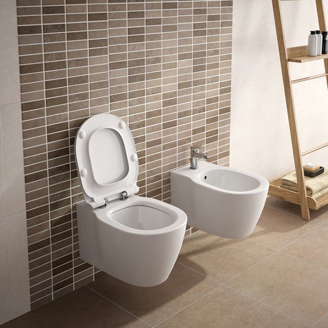 water Collezione Connect di Ideal Standard con tecnologia AquaBlade. water Collezione Connect di Ideal Standard con tecnologia AquaBlade.