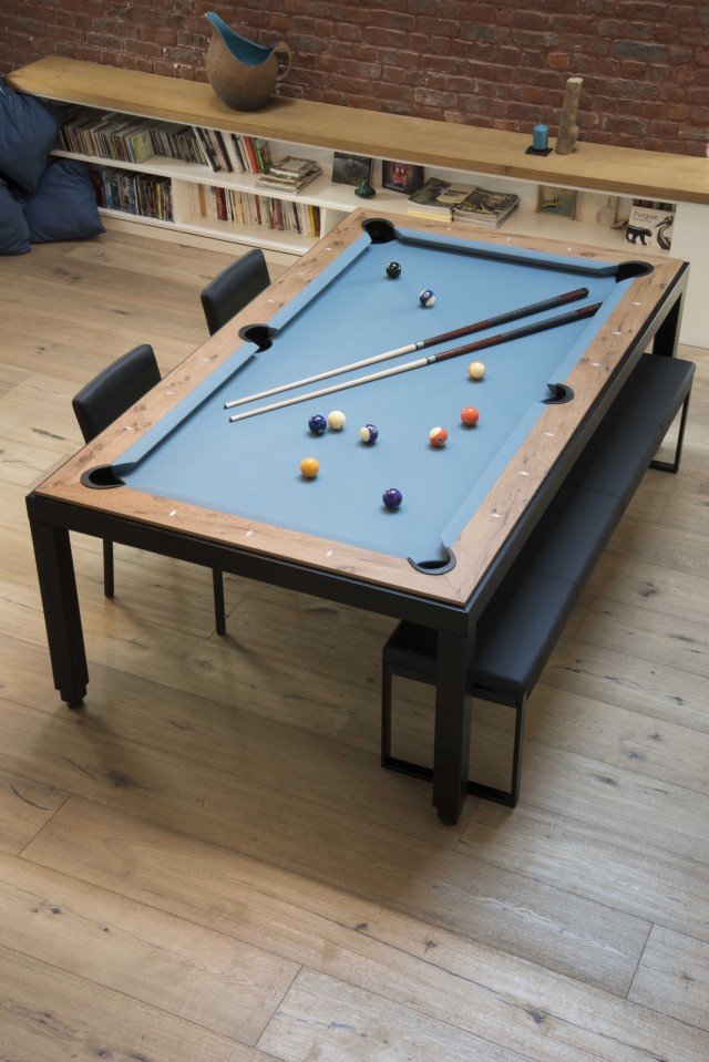 La collezione Fusion Tables, ideata dalla storica azienda Belga Saluc, e presentata al WP Store, unisce a un tavolo dal design innovativo la struttura per il gioco del biliardo. La collezione Fusion Tables, ideata dalla storica azienda Belga Saluc, e presentata al WP Store, unisce a un tavolo dal design innovativo la struttura per il gioco del biliardo.